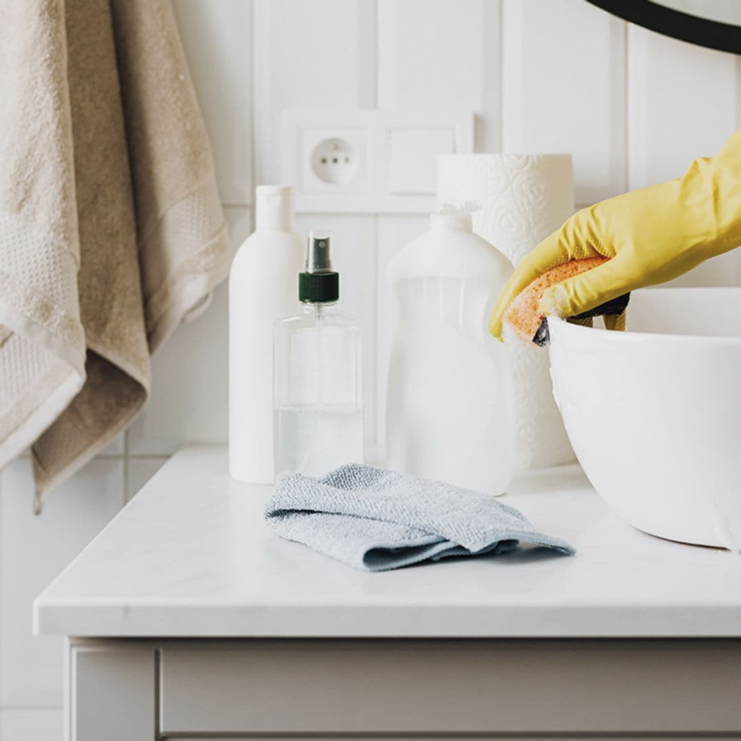 12 cosas que haces mal al limpiar el baño y cómo remediarlas