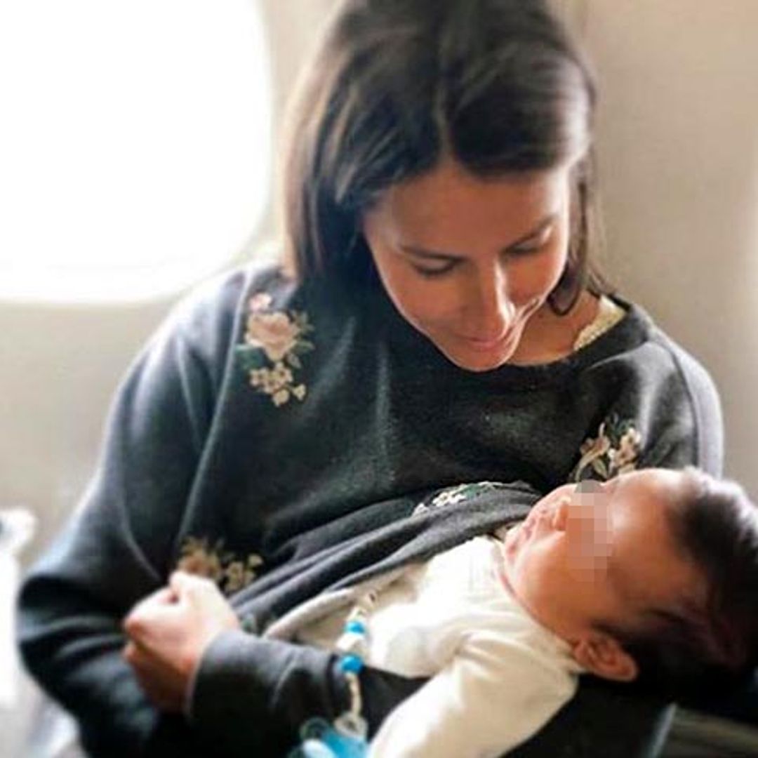 ¡Un bebé de altos vuelos! Ana Boyer demuestra que su hijo Miguel es el mejor compañero de viaje
