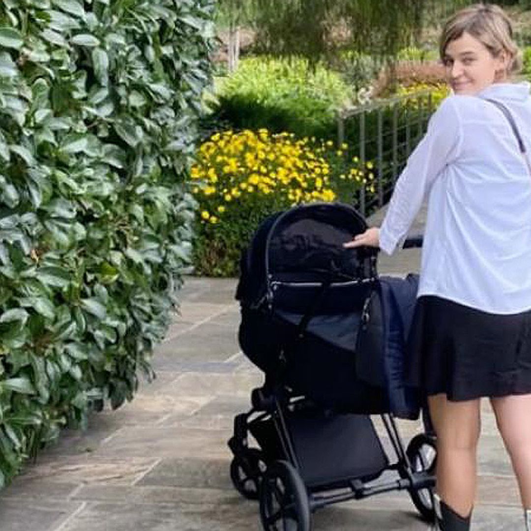 Laura Escanes disfruta del primer paseo de Roma una semana después de ser madre