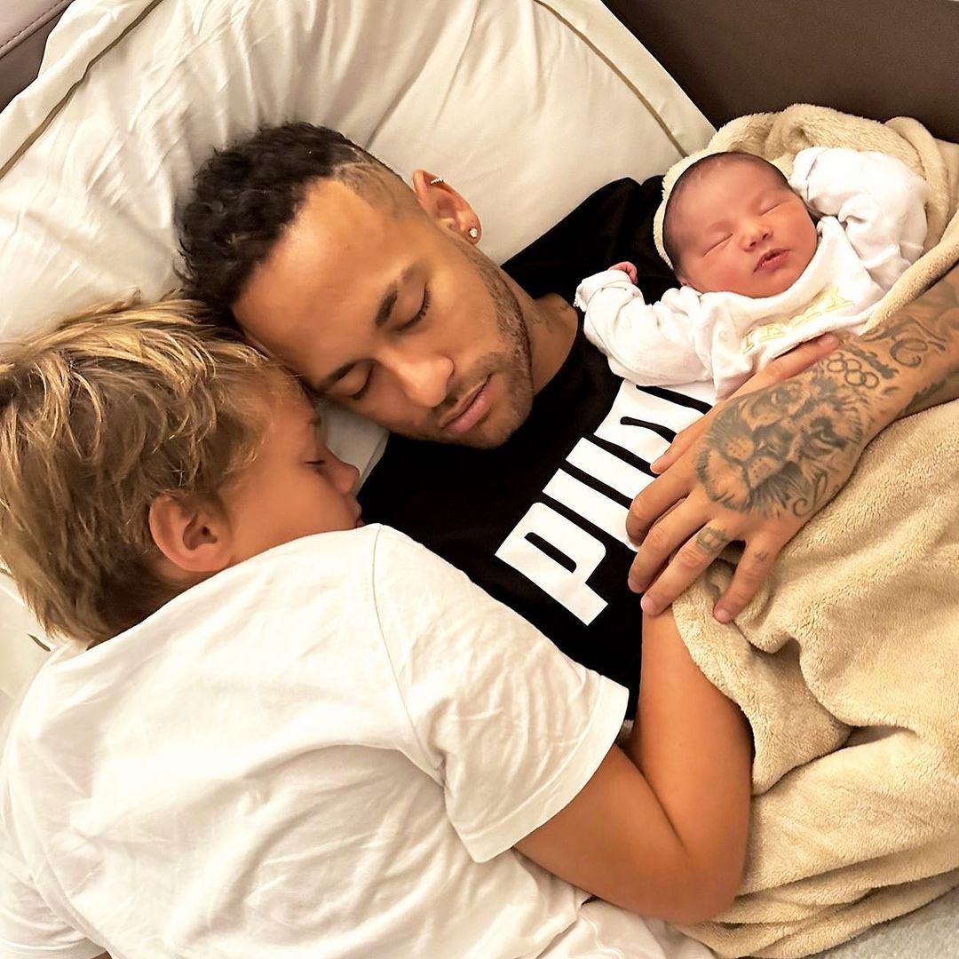 Neymar comparte por sorpresa las primeras imágenes de su tercera hija, fruto de una infidelidad a Bruna Biancardi