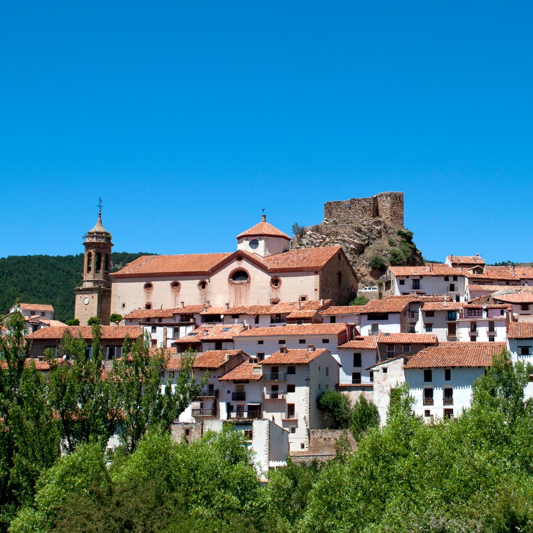 Este pueblo escondido entre pinares es uno de los secretos mejor guardados de Teruel