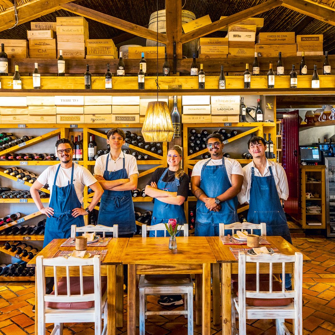La Tasca do Celso, en Vila Nova de Milfontes, se ubica en una casa tradicional alentejana, Portugal