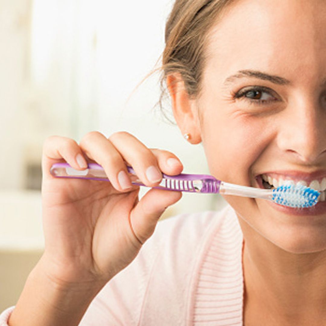 Cepillarte justo después de cada comida y otros errores que ponen en riesgo tu salud dental