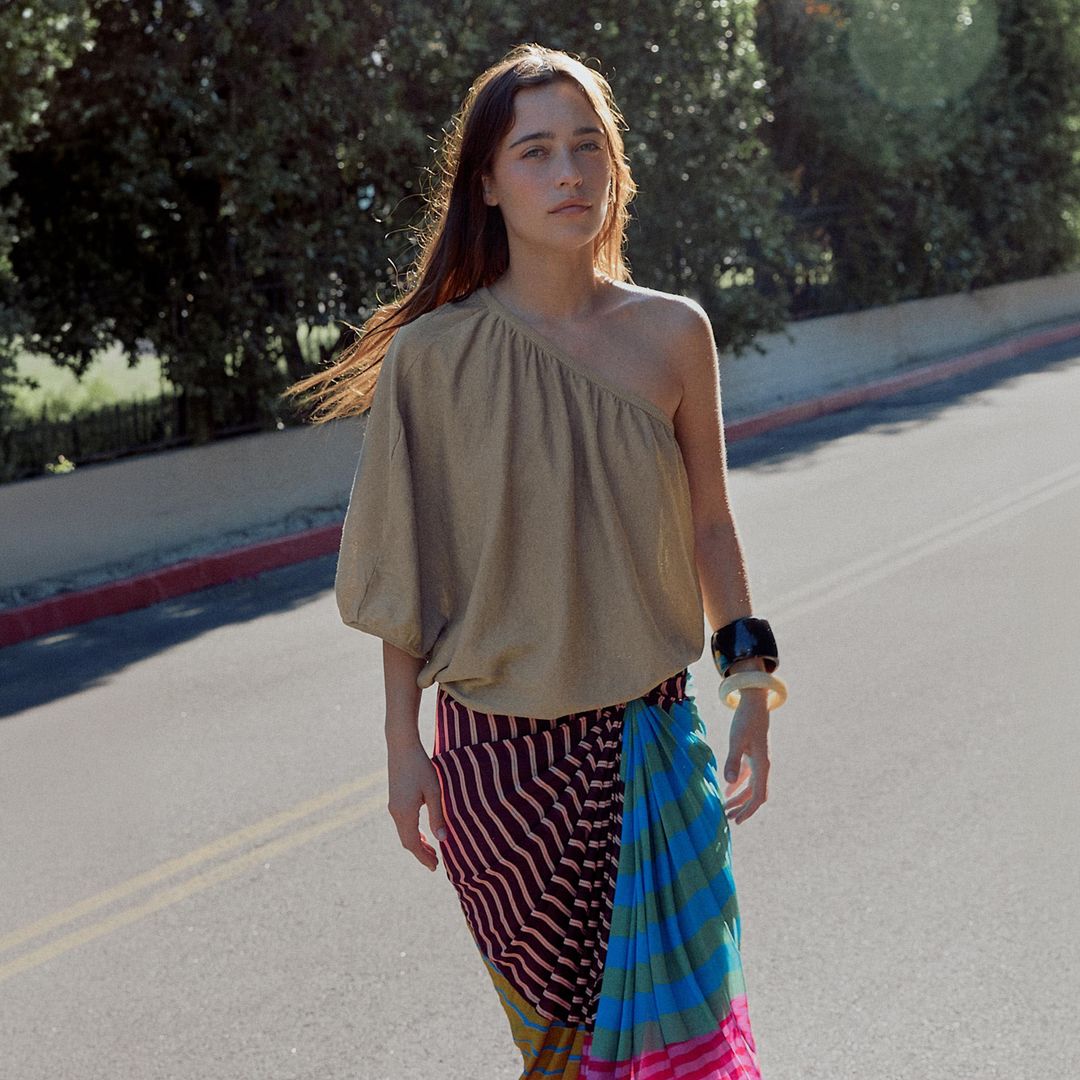 Estas faldas estilo pareo para mujeres de +40 que hacen tipazo y se pueden llevar en la playa y la ciudad