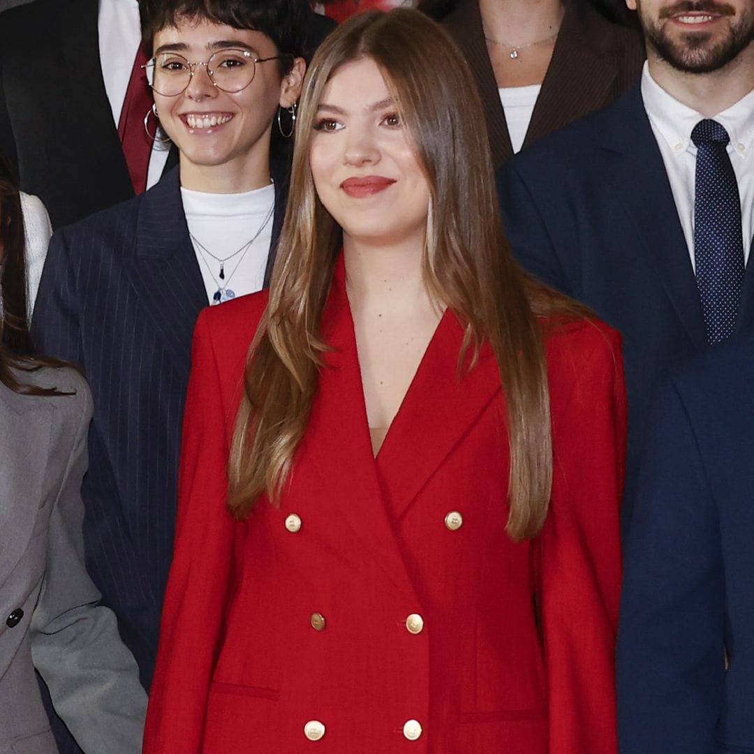 La infanta Sofía elige un traje que tiene (literalmente) su nombre y copia el look que llevó Leonor en Lisboa