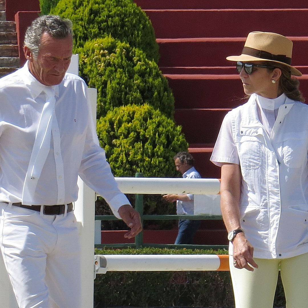 PRIMICIA. La infanta Elena y Luis Astolfi juntos de nuevo en el homenaje en Sevilla al jinete