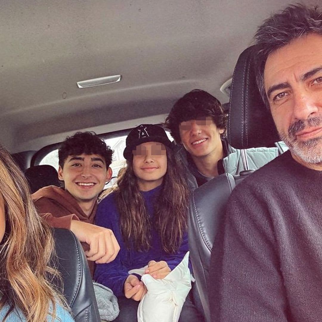 ¡Por fin juntos! Nuria Roca y Juan del Val se reencuentran con su hijo Pau tras cuatro meses sin verle