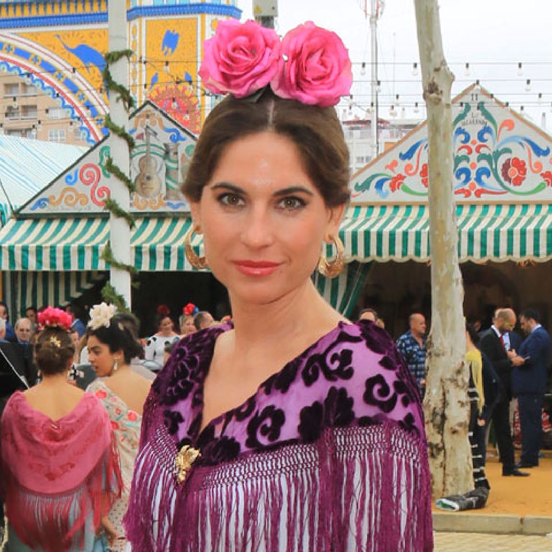 Lourdes Montes presume de su hija, una 'miniflamenca' en plena Feria de Abril