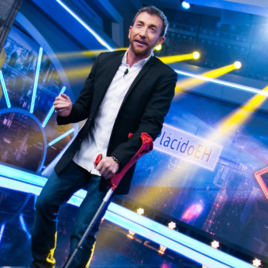 Con muletas, pero bailando. ¿Qué le ha pasado a Pablo Motos?