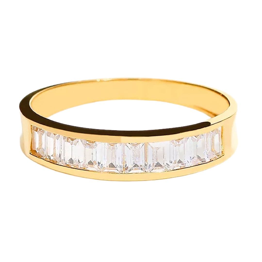 Anillo de oro y circonitas (329 €), de Jose Luis Joyerías