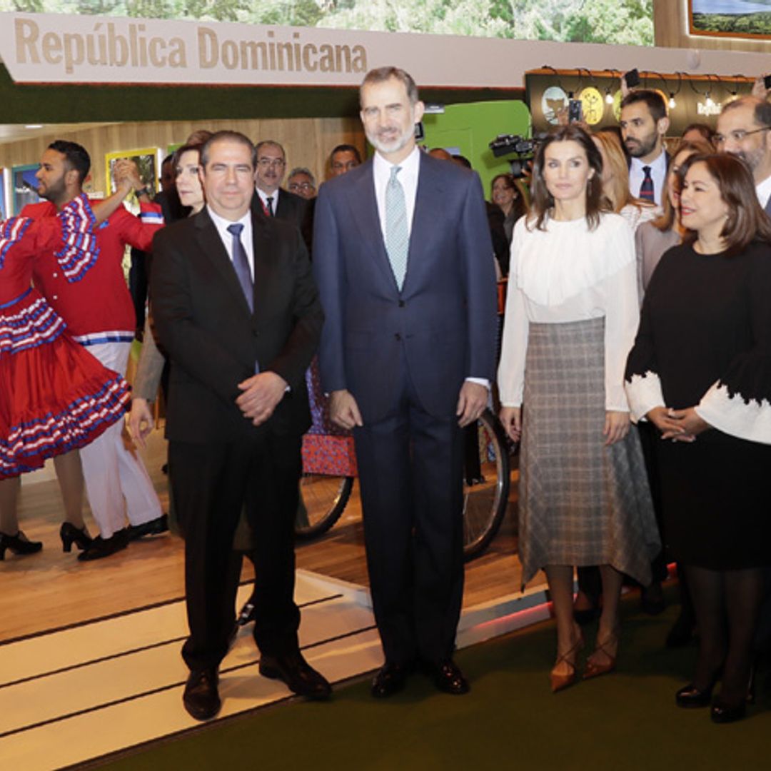 La 'vuelta al mundo' de los reyes Felipe y Letizia en la inauguración de Fitur