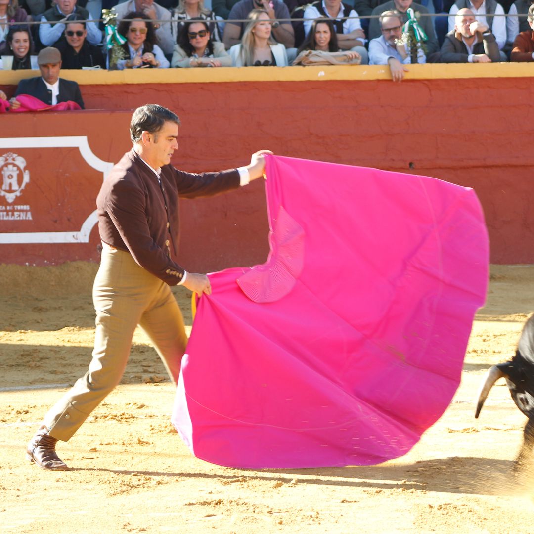 Jesulín de Ubrique durante la corrida benéfica en Guillena, el 22 de febrero de 2026, en Sevilla