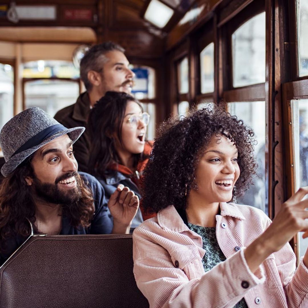 'Si no viajas ahora que eres joven, ya no lo harás más': ¿es sostenible este pensamiento?