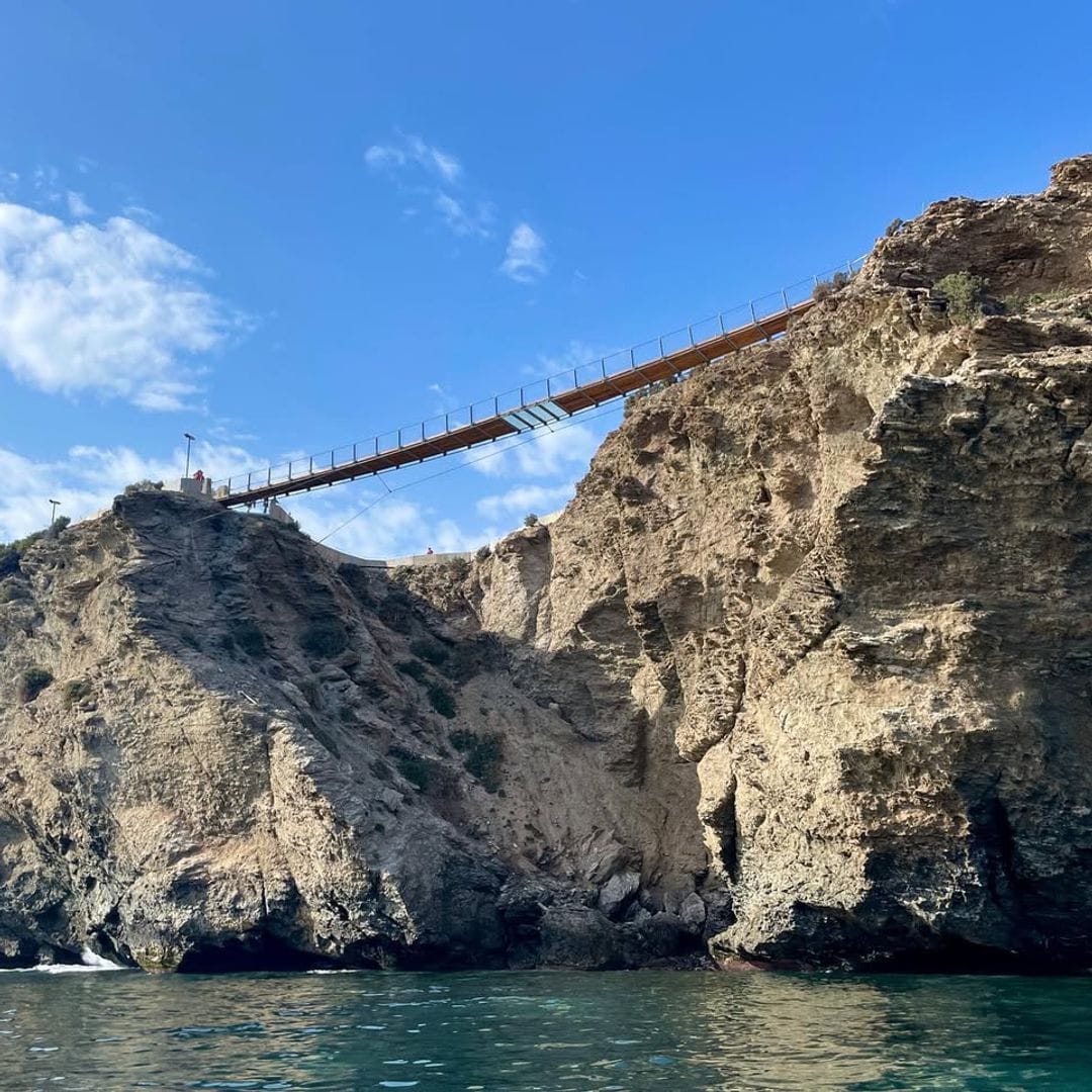 Pasarela suspendida sobre el mar de Jolúcar, Torrenueva Costa, Granada