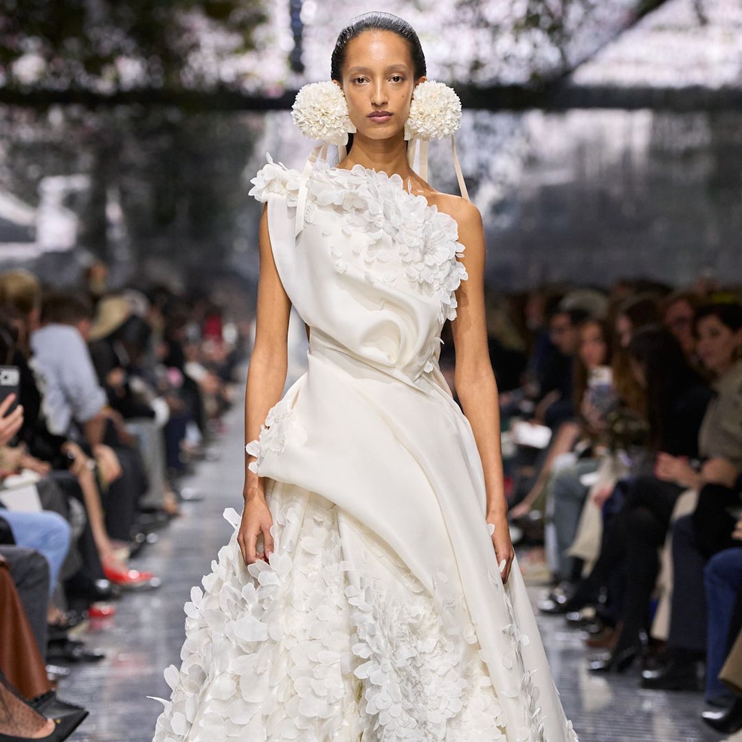 El motivo por el que los desfiles de Alta Costura terminan con un vestido de novia