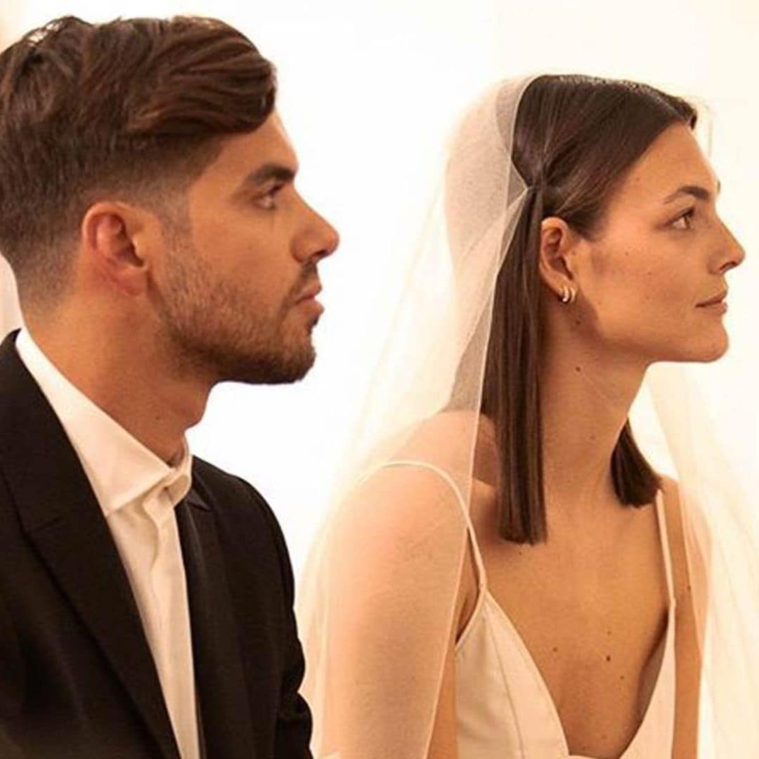 ¡Boda sorpresa! La 'top' Vittoria Ceretti se casa en Ibiza con un vestido de inspiración mediterránea