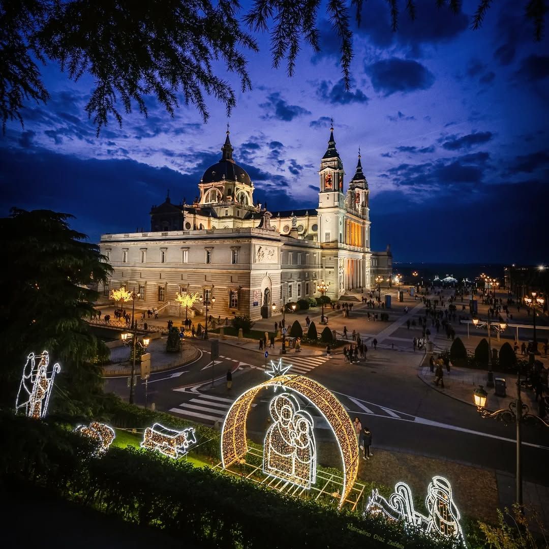 Catedral de La Almudena en Navidad, Madrid