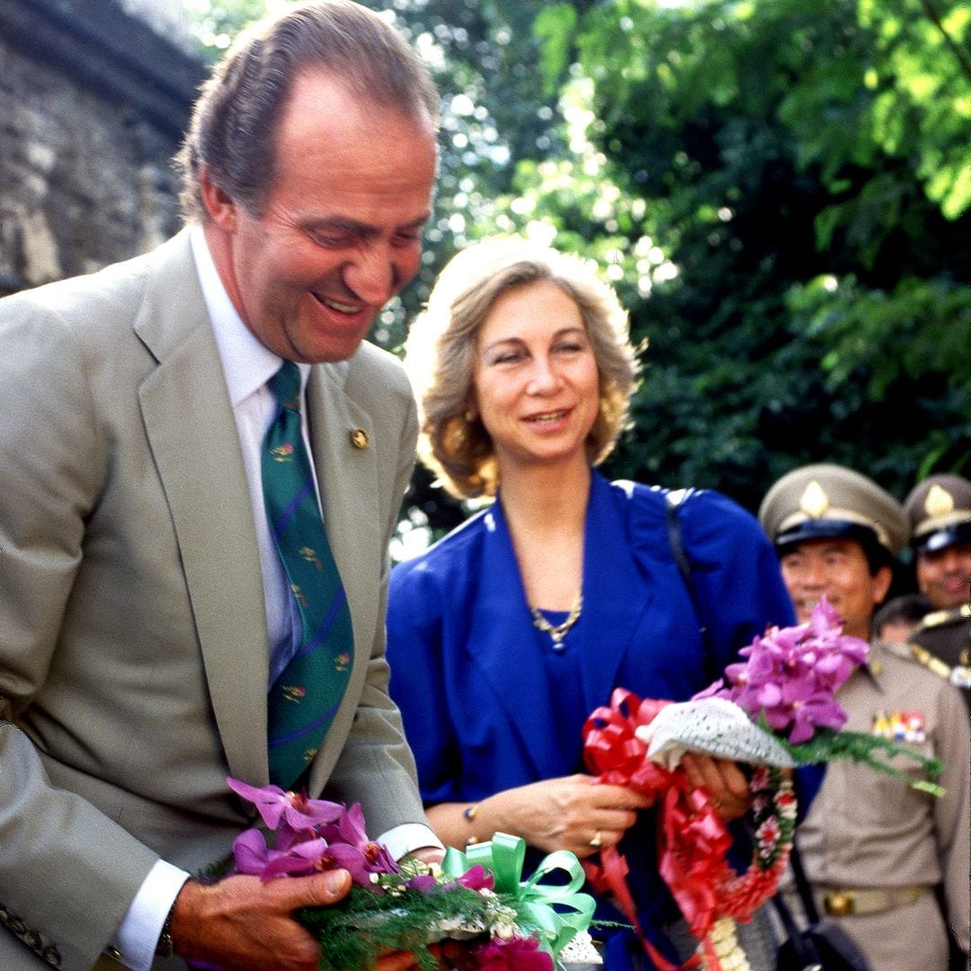 La curiosa (y romántica) historia del zafiro que el rey Juan Carlos le compró a doña Sofía en Bangkok: "Tenía un precio prohibitivo"