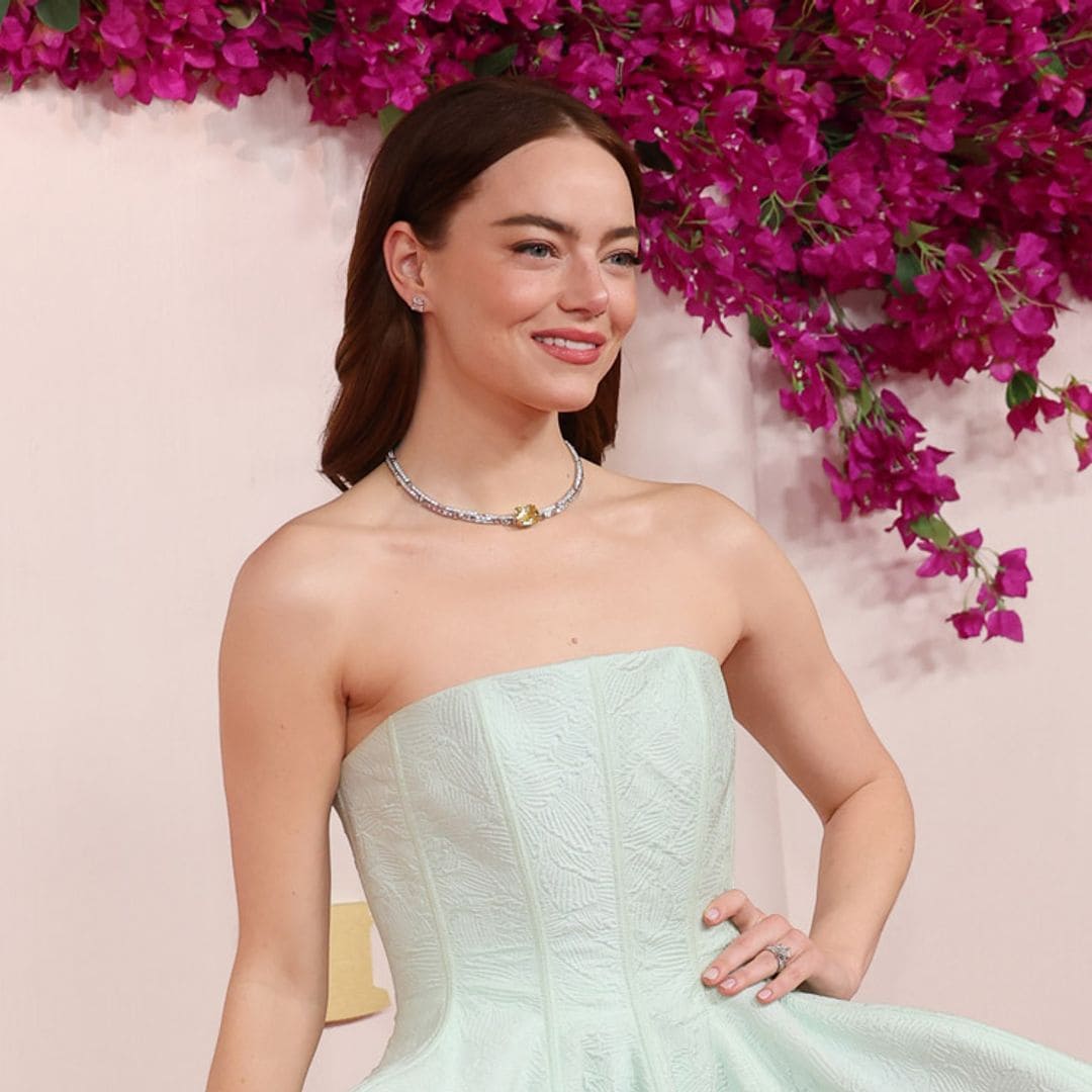 El look péplum de Emma Stone en los Oscar 2024: cuando un vestido cuenta historia del cine
