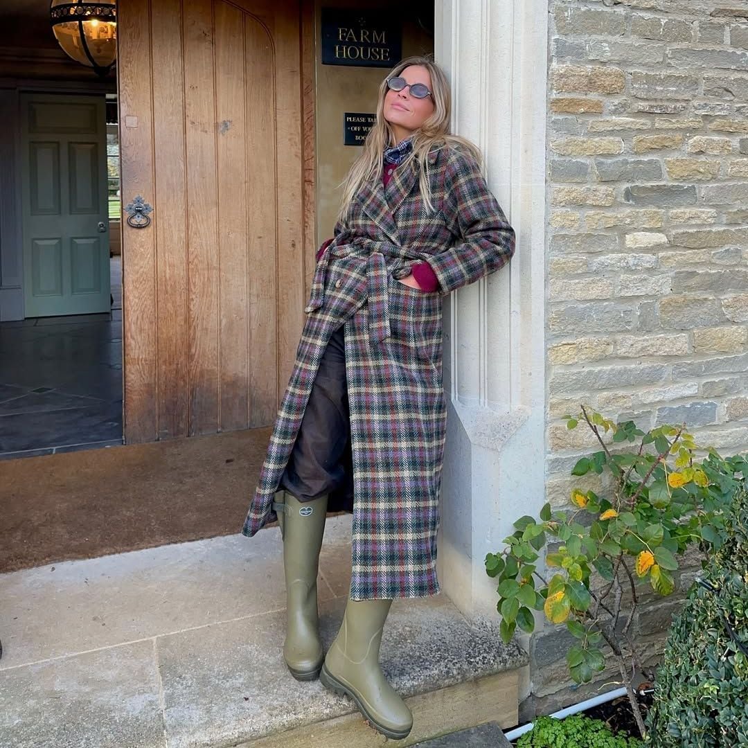 Look con botas de agua