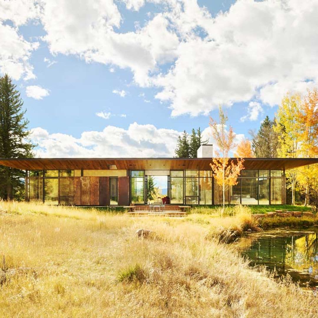 Un proyecto que evoluciona con el tiempo: de casa de madera a pabellón de acero y vidrio
