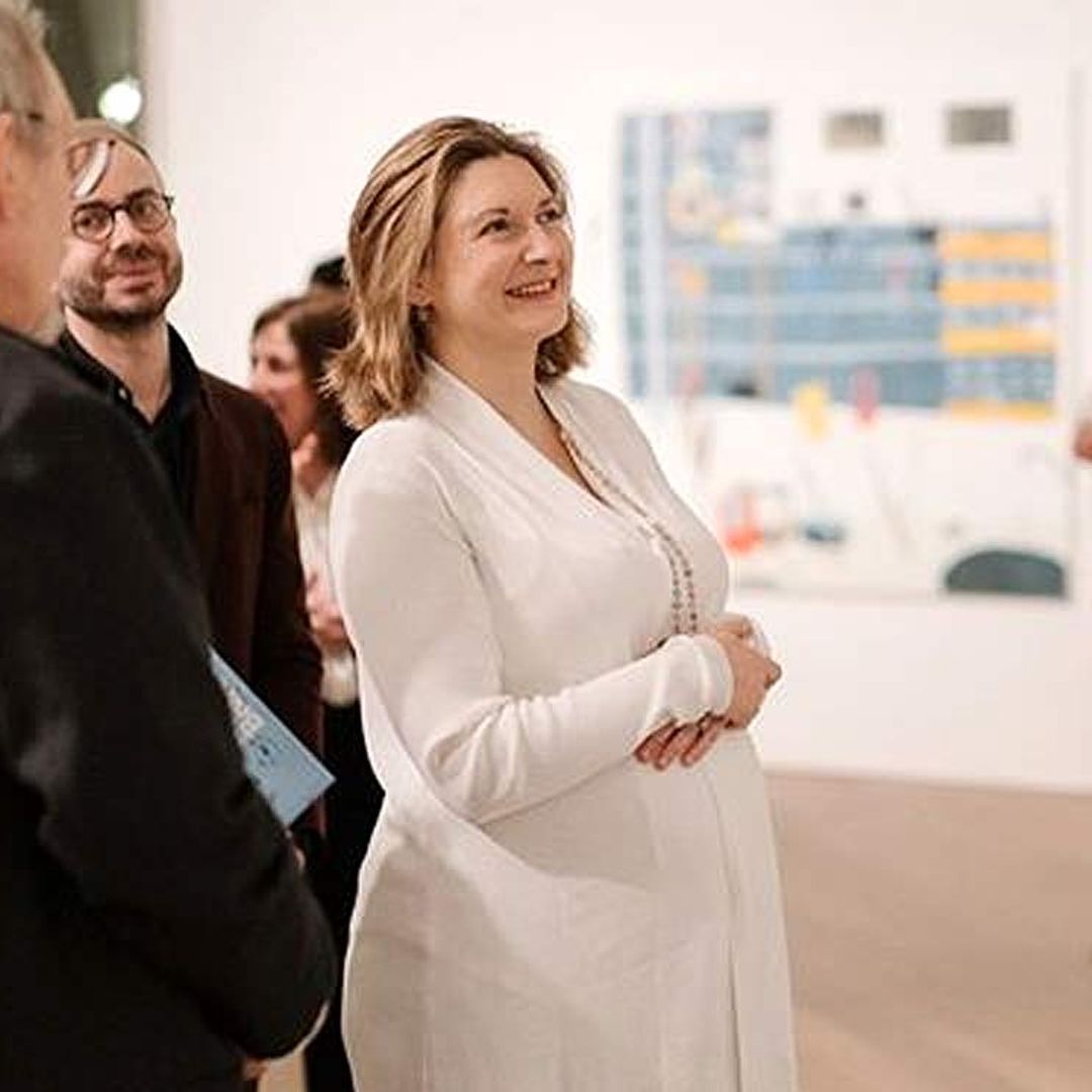 Stéphanie de Luxemburgo presume de curvas premamá en un acto con el Gran Duque Heredero