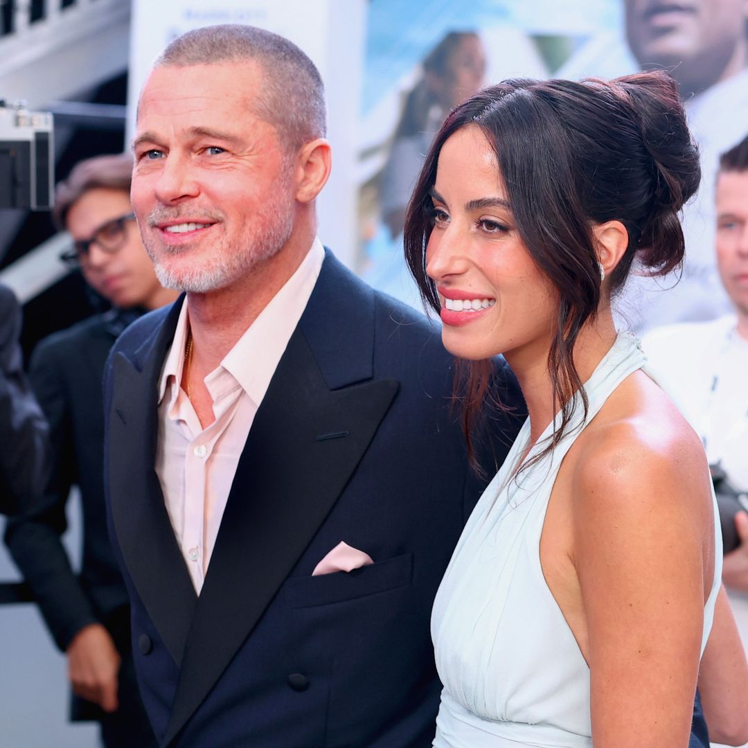FOTOS EXCLUSIVAS. Brad Pitt e Inés de Ramón acuden por sorpresa a un bautizo en la Iglesia de Santa Bárbara en Madrid