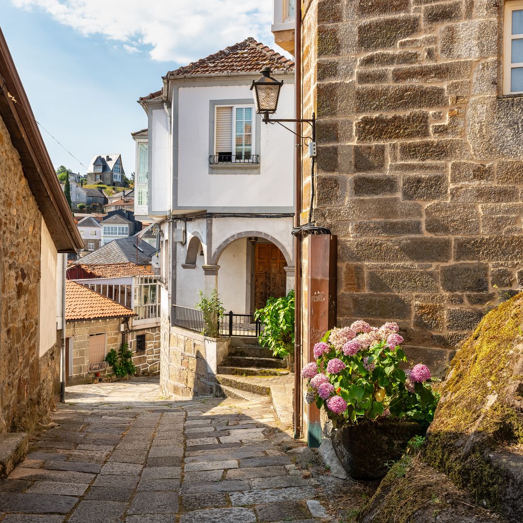 Pueblo medieval de Castro Caldelas, en Ourense, uno de los pueblos más bonitos de España, Galicia