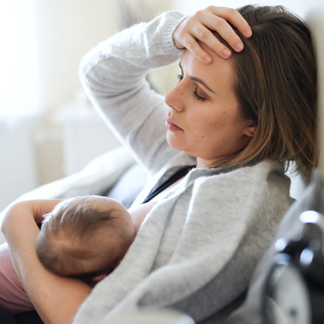 Ana Morales, especialista en bienestar y salud mental, sobre cómo gestionar el cansancio de la maternidad: "Esa carga no tiene por qué ser solo nuestra"