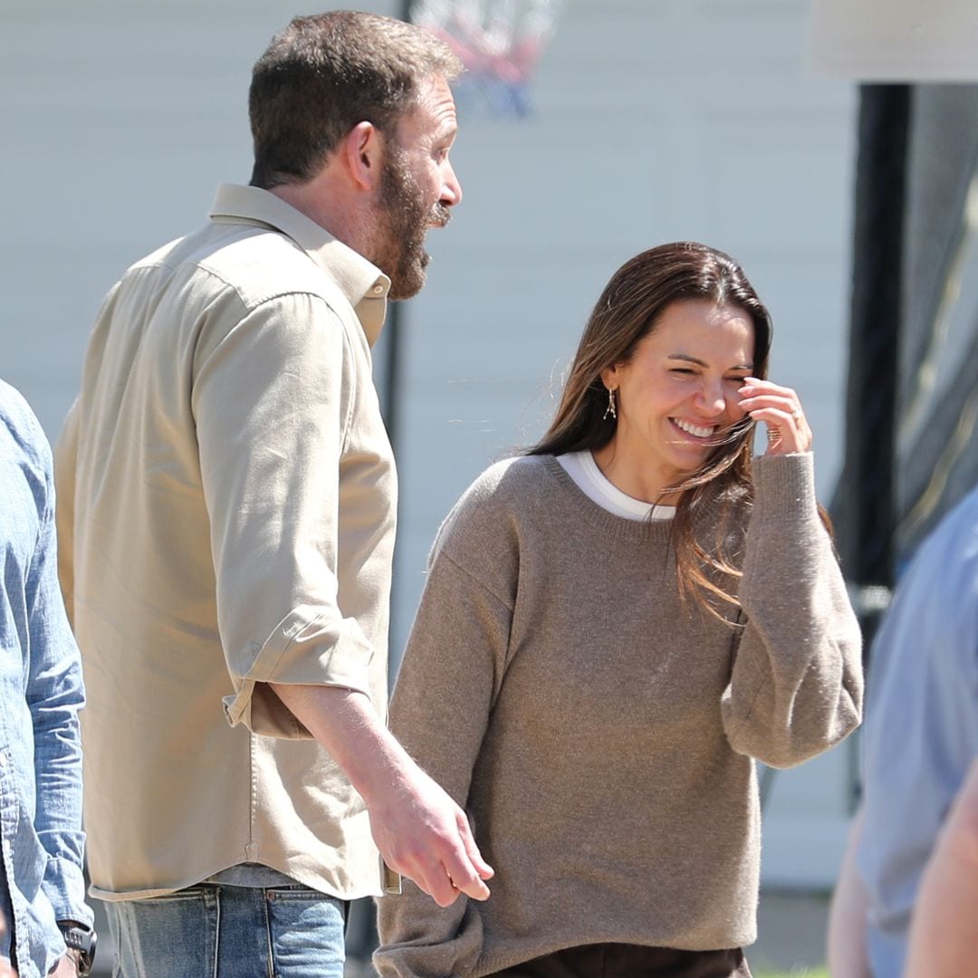 Ben Affleck deja atrás los rumores con su ex y se divierte junto a una guapa mujer  