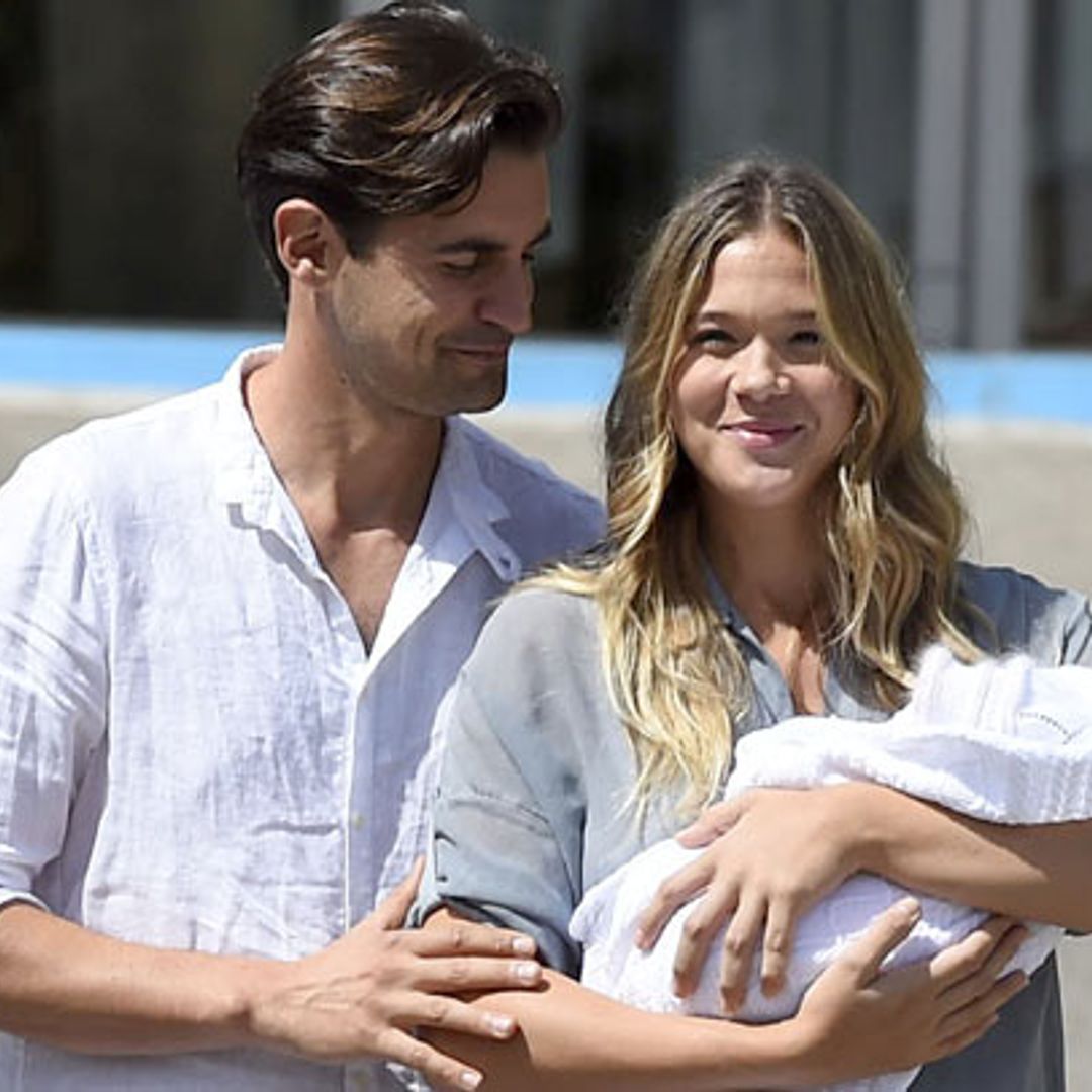 Patricia Montero y Álex Adróver presentan a su pequeña Lis
