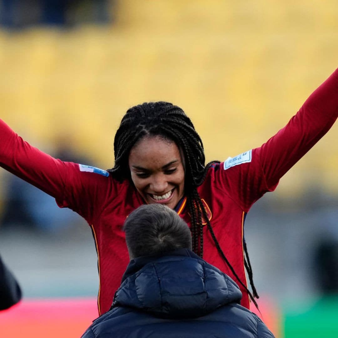 Conoce a Salma Paralluelo de 19 años, la joven futbolista que ha sido protagonista en la Selección Española de fútbol