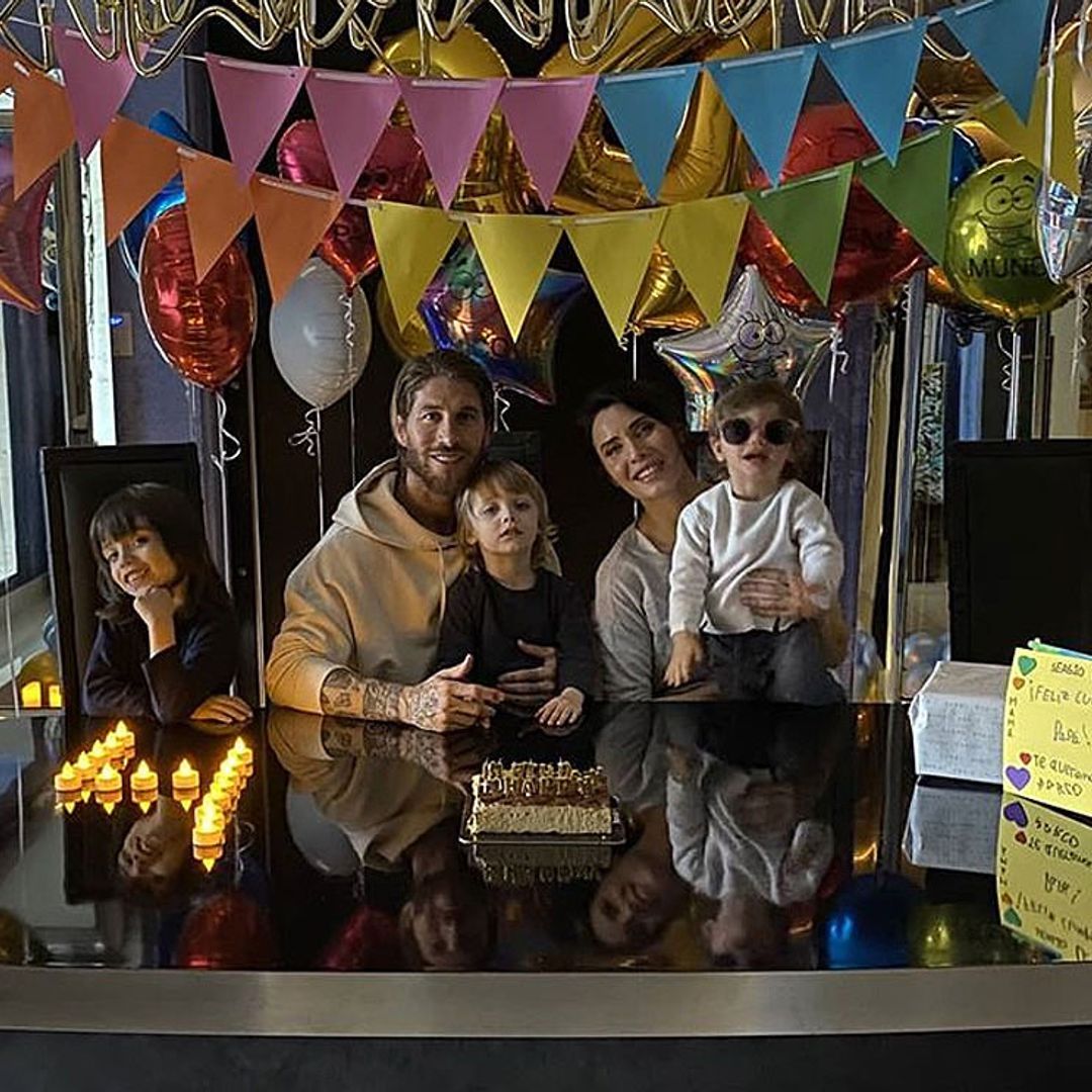 Globos, velas... ¡y la mejor sonrisa! Sergio Ramos cumple años con Pilar Rubio y sus hijos