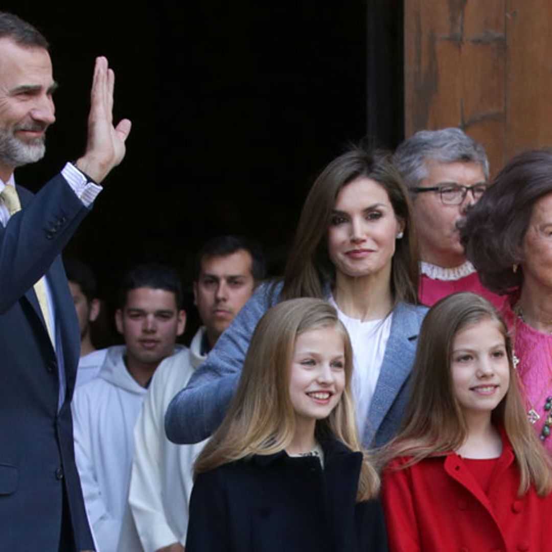 Los Reyes, sus hijas y doña Sofía asisten a la misa de Pascua en Palma