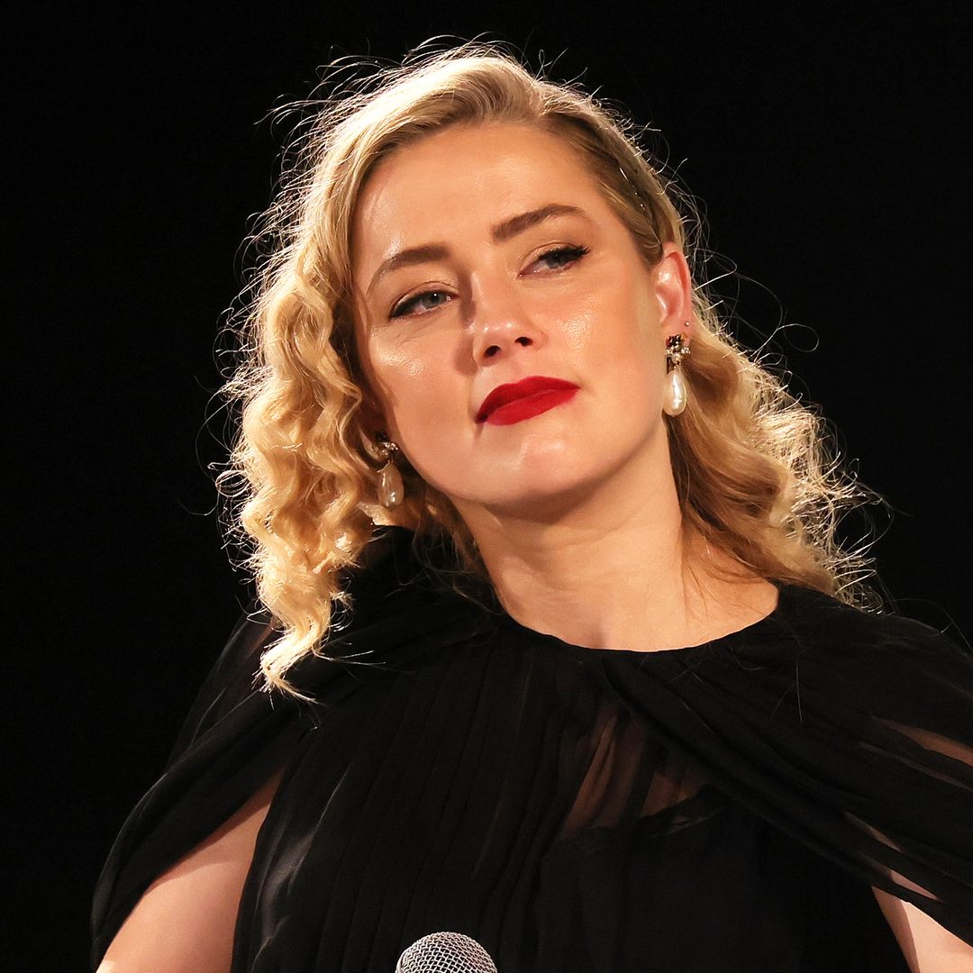 Amber Heard visita uno de los mejores restaurantes de España y queda fascinada con su bodega: “¡Esta sí que es mi carta de vinos!”