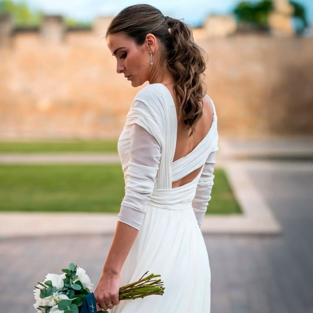 Novia con coleta con ondas