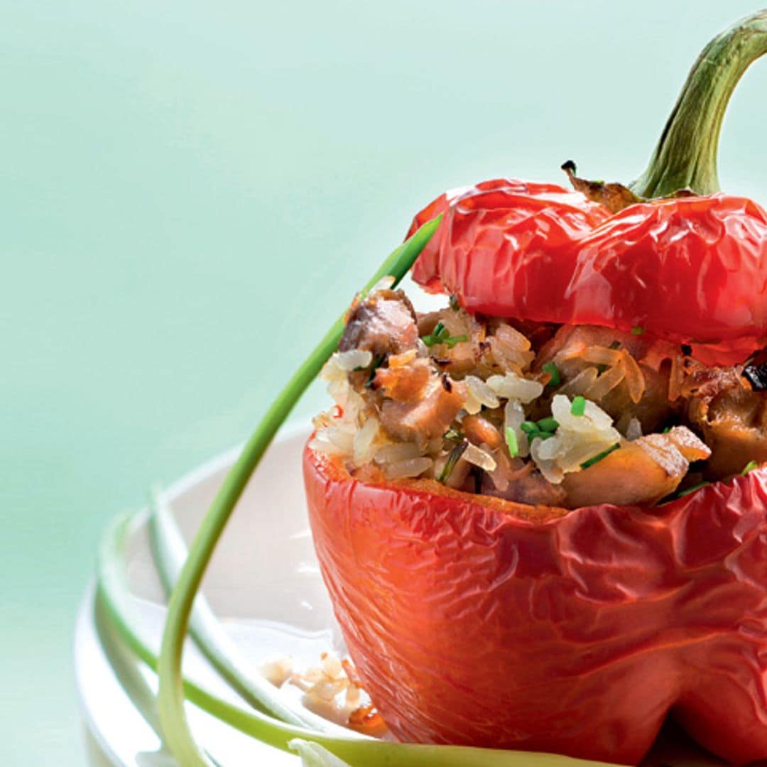 Pimiento relleno de arroz y atún