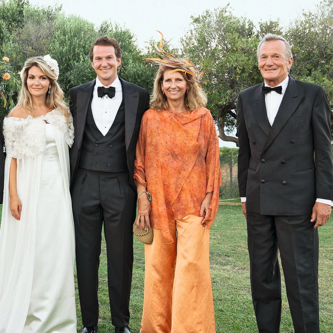 Junto a su exmujer, Isabel Flórez Saborido, el día de la boda de su hijo Luis con Cristina Serrano, que se celebró el verano pasado en Marbella