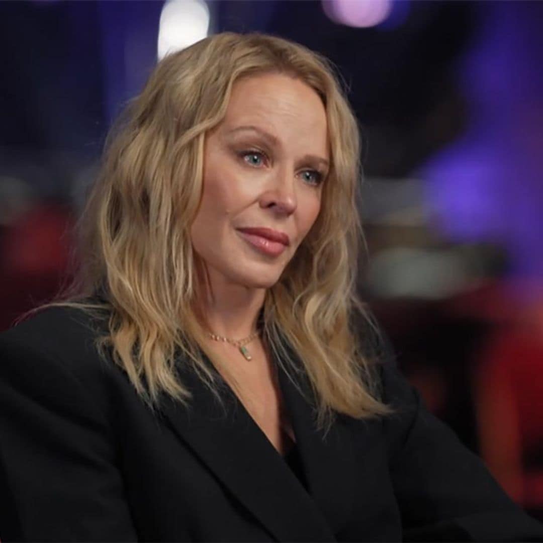 Kylie Minogue se emociona al recordar la enfermedad que la ha dejado traumatizada