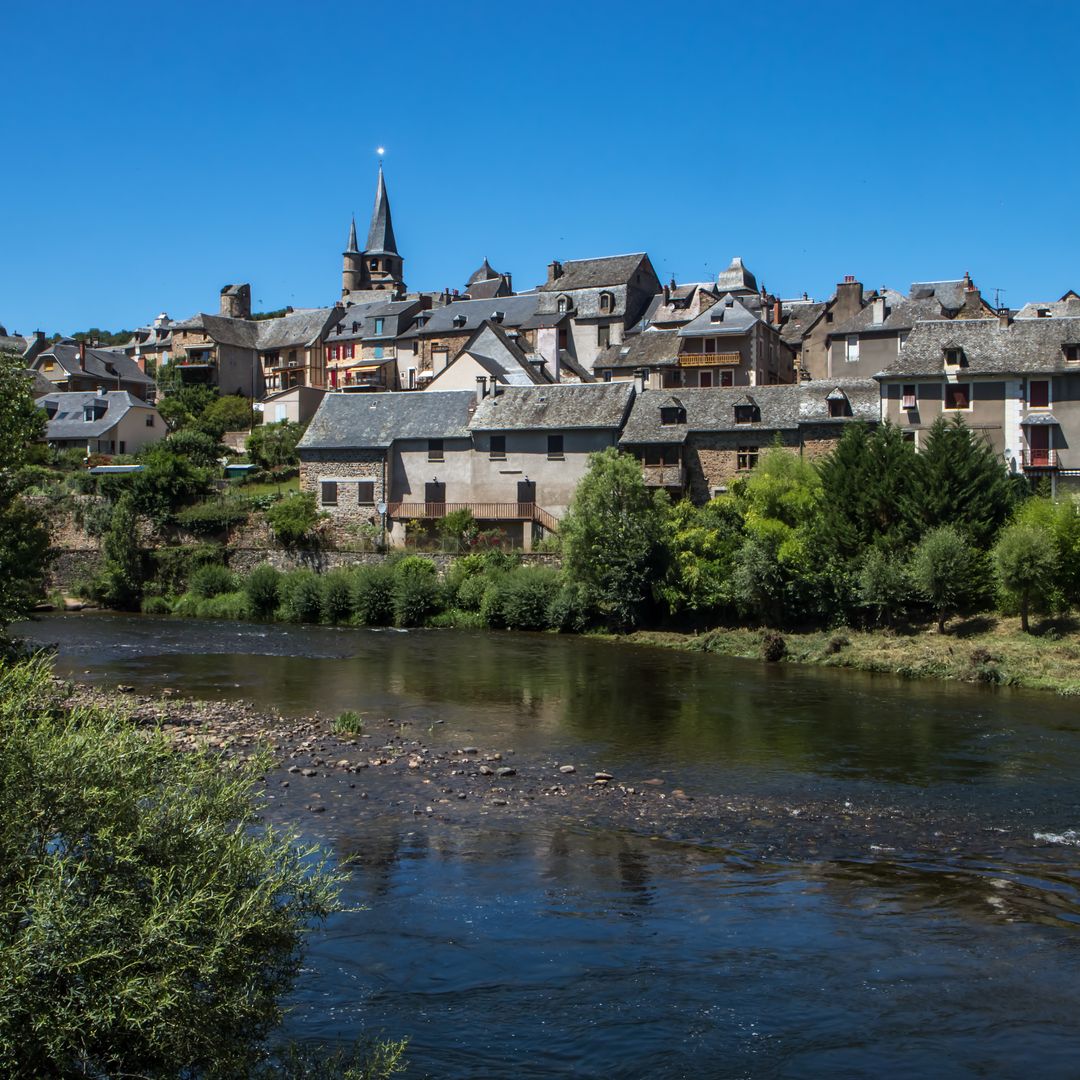 Saint-Côme-d'Olt, una villa medieval junto al río Francia