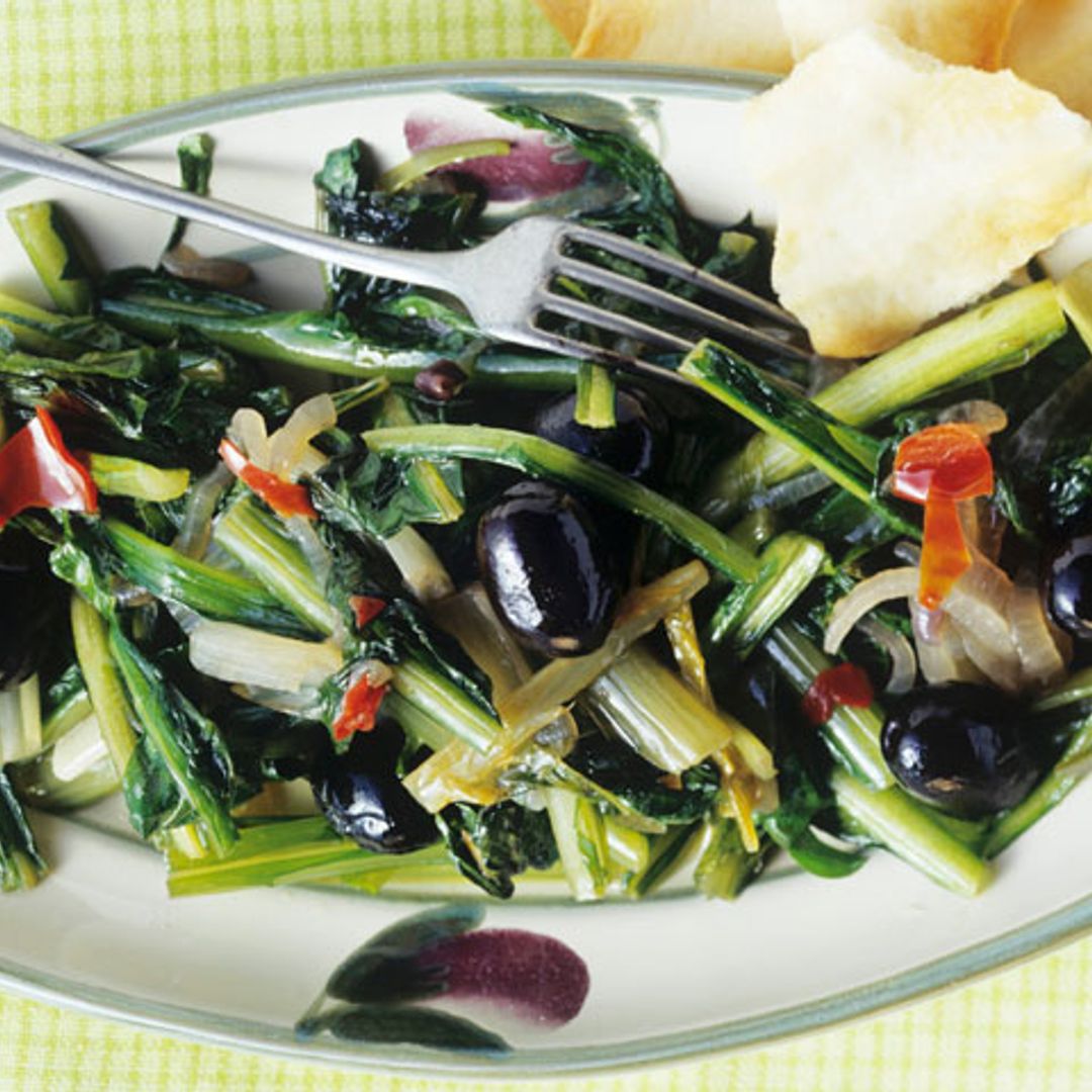 Achicoria cocida en ensalada templada