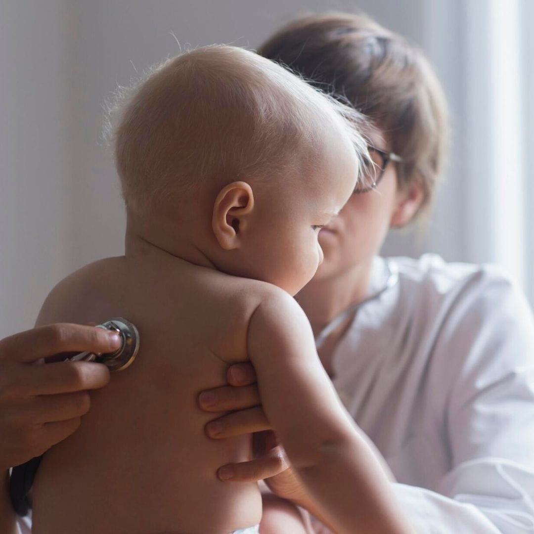 La medida que solicitan los pediatras frente a los nuevos brotes de tosferina