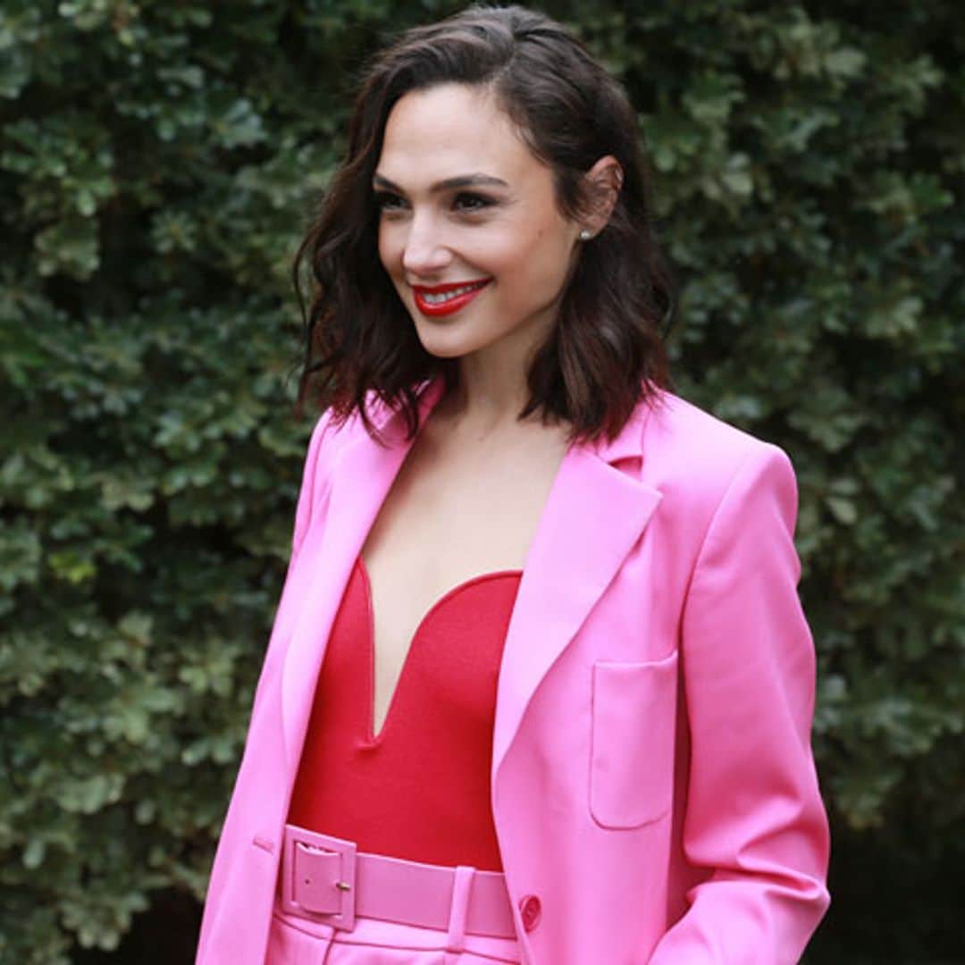 Sobre Gal Gadot y el poder del escote 'Wonder Woman' en un look de invitada