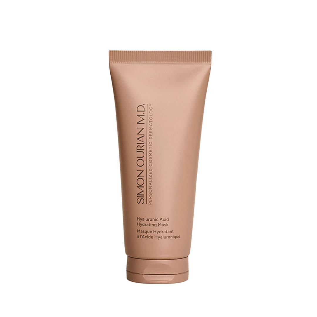 Hyaluronic Acid Hydrating Mask, de Simon Ourian M.D. (59 euros); una mascarilla de hidratación intensa que también consigue un "efecto relleno" en la piel gracias a un complejo hidratante de ácido hialurónico, glicerina y aloe vera. También lleva extracto de Alaria esculenta, un alga parda rica en aminoácidos, antioxidantes y minerales.
