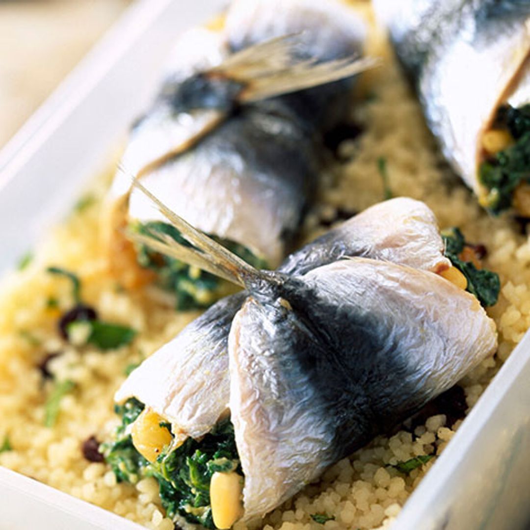 Sardinas marinadas rellenas de espinacas con cuscús picante