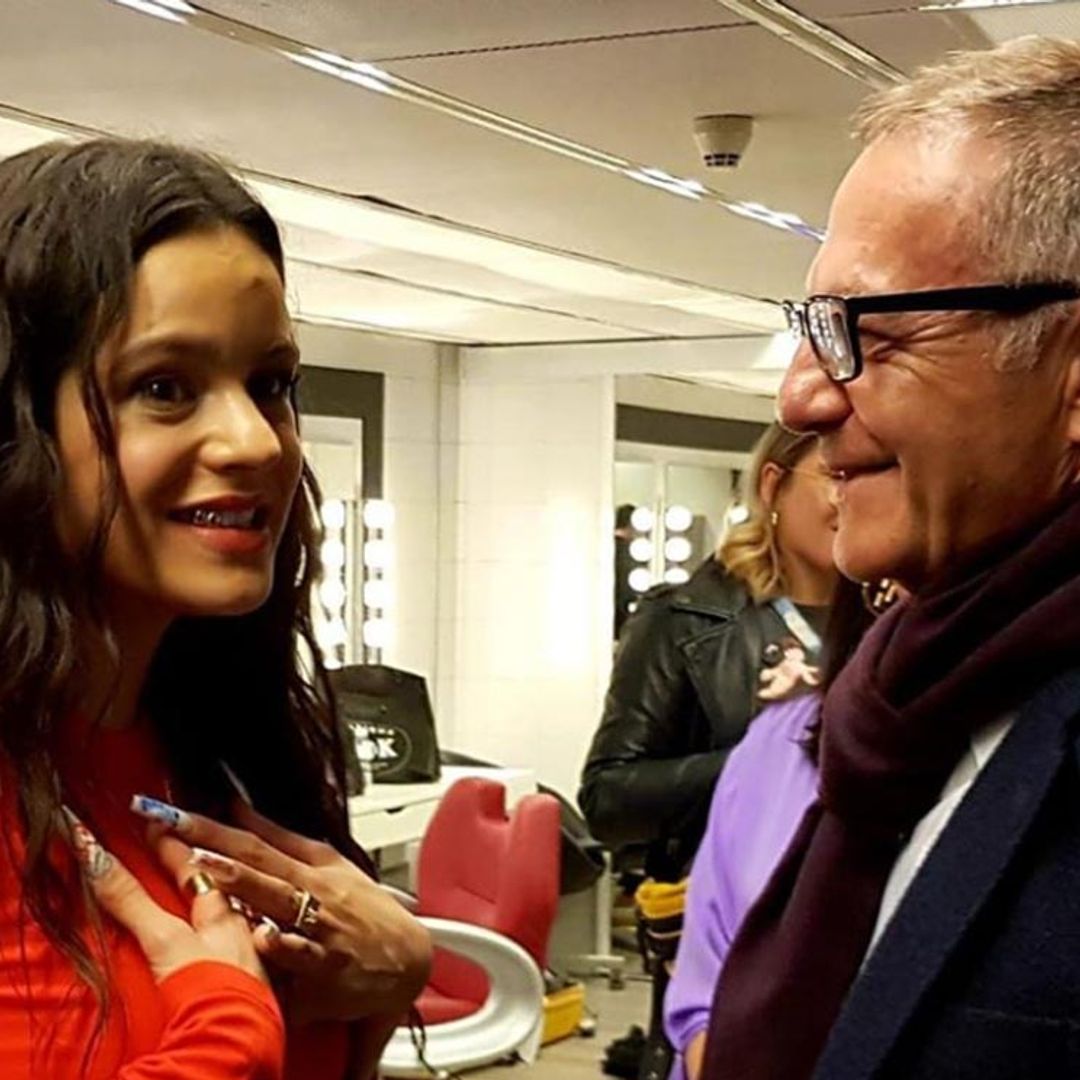El despiste de Rosalía al conocer al ministro de Cultura en funciones