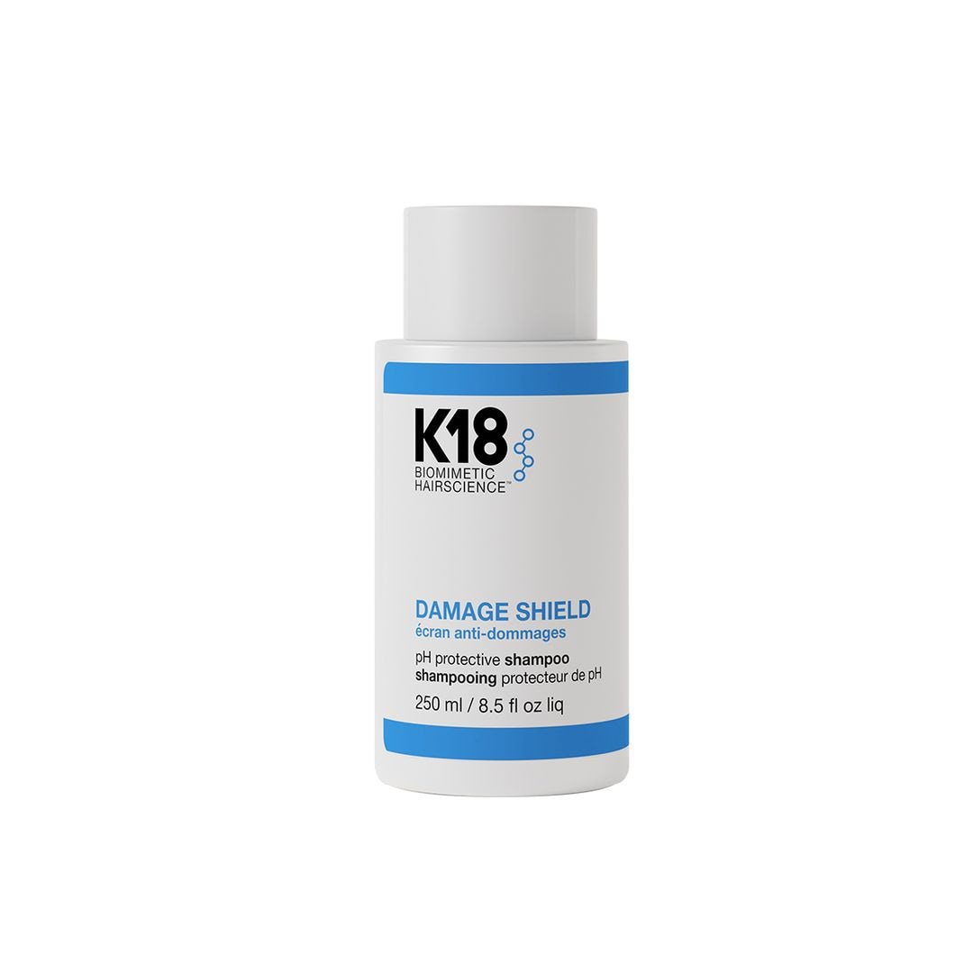 Champú anti daño, de K18 (38 euros), seguro para el color, pH optimizado y formulado para mantener la salud del cabello, es toda una innovación de biotecnología capaz de limpiar, suavizar, proporcionar brillo y eliminar el encrespamiento sin dejar residuos inneesarios. 