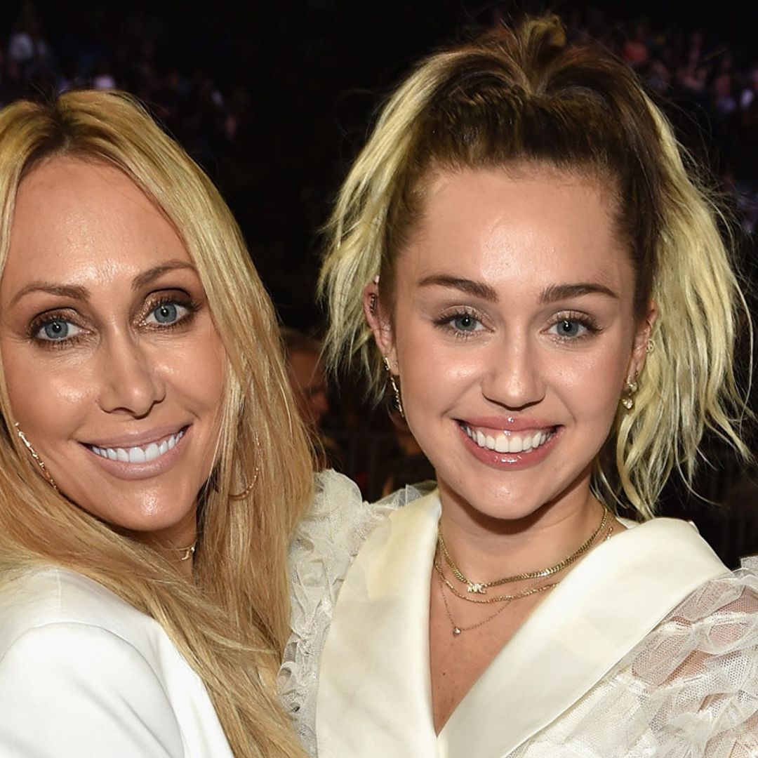 Miley Cyrus, dama de honor en la boda de su madre con Dominic Purcell, protagonista de 'Prison Break'