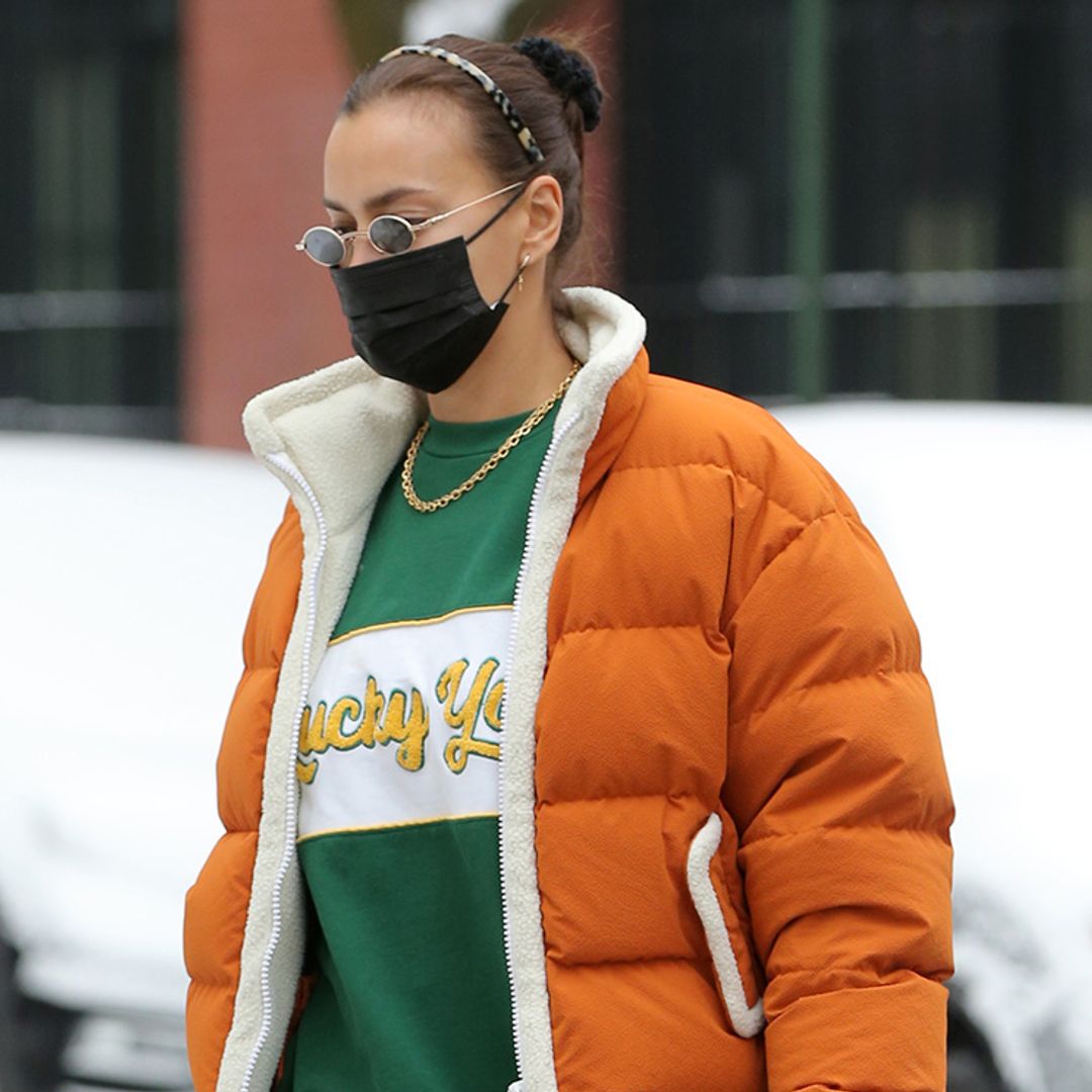 ¿Por qué estas botas 'combat' de Irina Shayk no son como las demás?