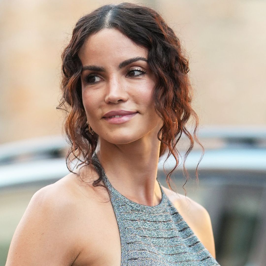 10 peinados para pelo rizado vistos en las Semanas de la Moda: de la trenza romántica al flequillo 'curly'